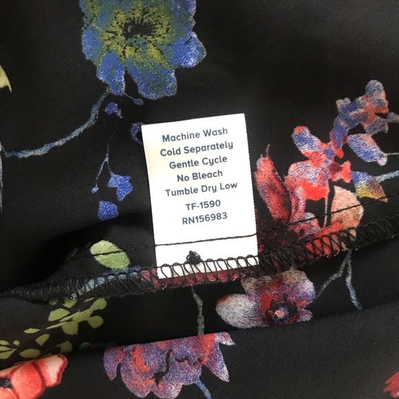 NWT Allison Joy flowy black floral blouse - Picture 8 of 8
